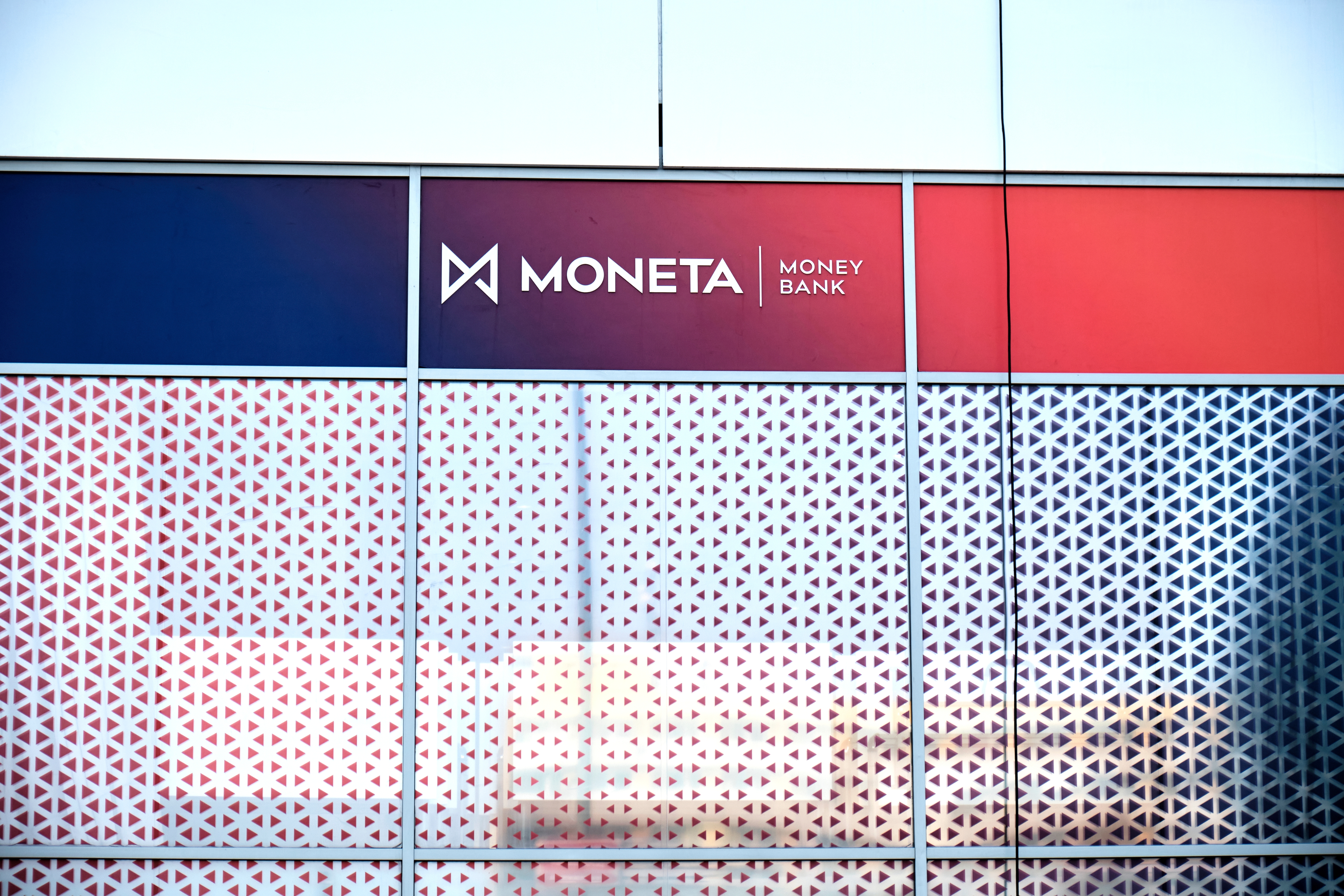 MONETA Money Bank partners with INULTA